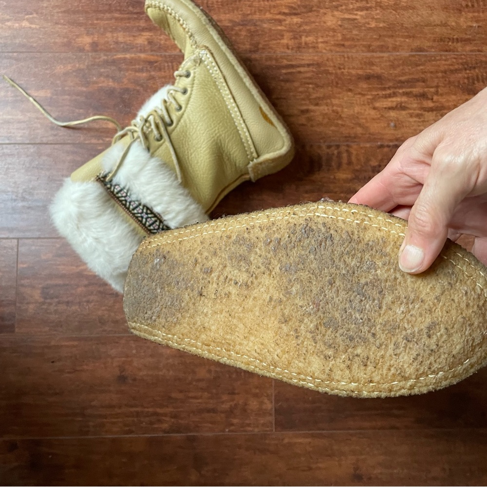 On Hold 🌼 Sz8 handmade leather moccasins with fur vintage better than UGG!! - Picture 8 of 10